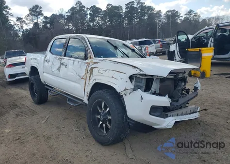 2017 Toyota Tacoma Double Cab z USA, uszkodzony, nr VIN 5TFAX5GN7HX092984